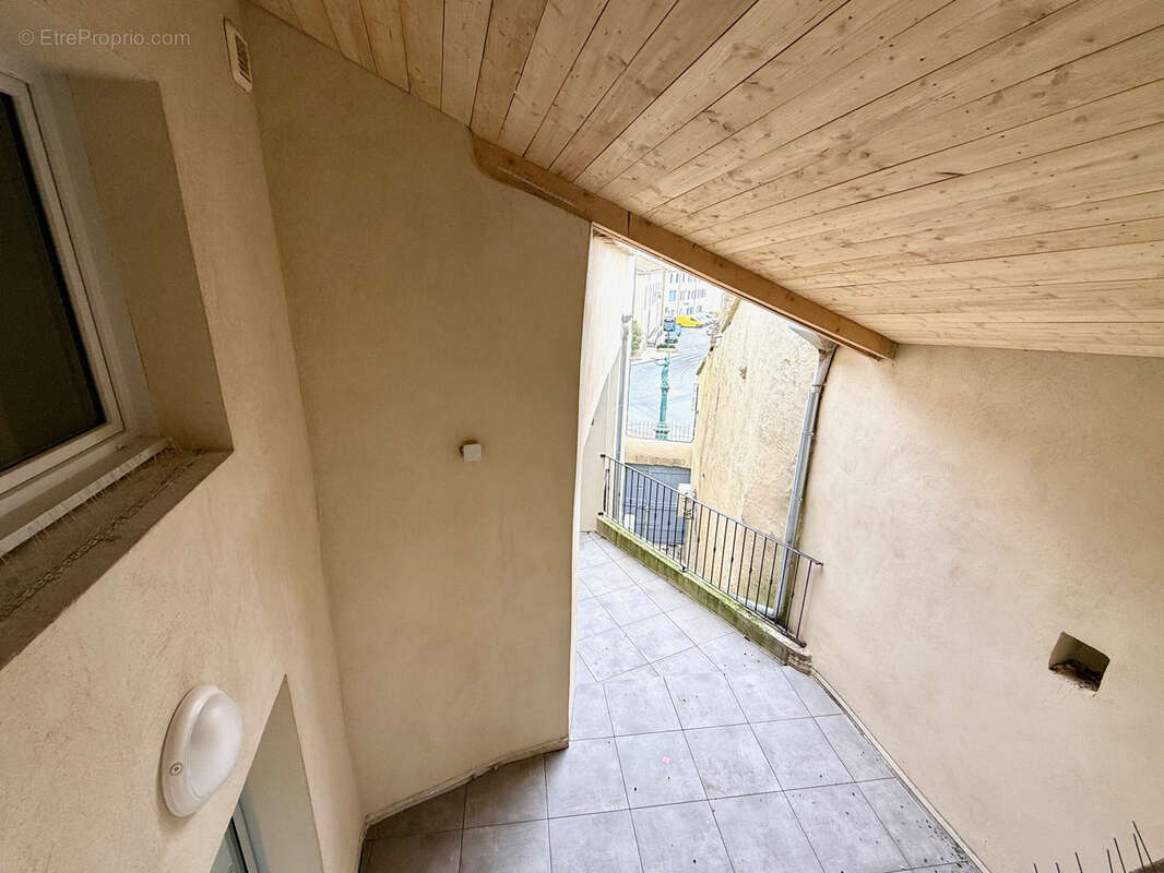 Appartement à SUZE-LA-ROUSSE