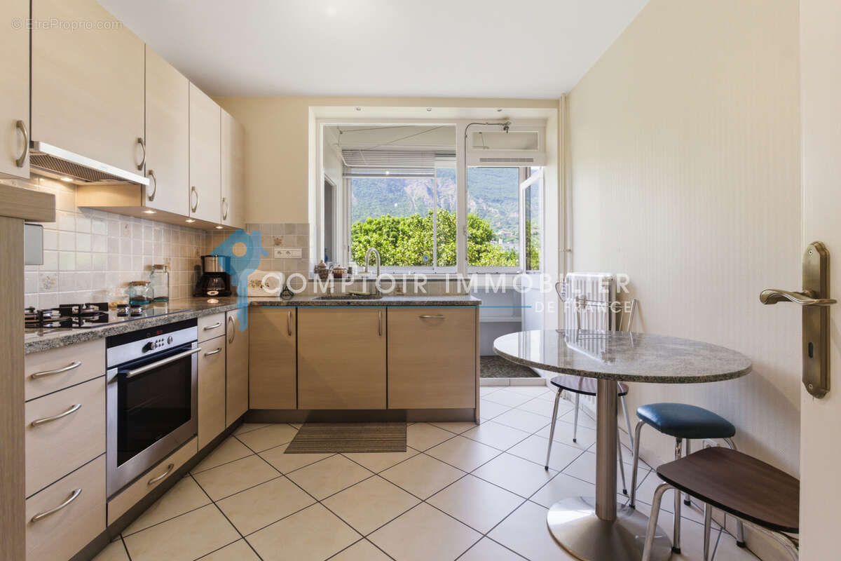 Appartement à MEYLAN