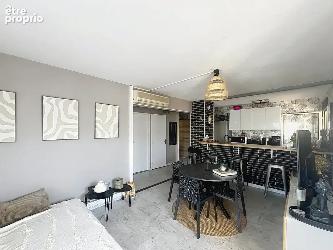 Cœur de ville – Lumineux 2 pièces avec terrasse d'angle de 20 m², à 7 min à pied des plages - photo 2