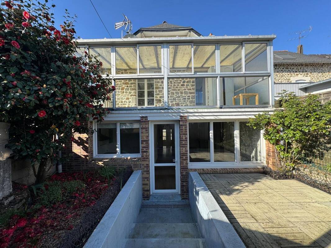 Photo 1 - Maison à ARGENTRE-DU-PLESSIS