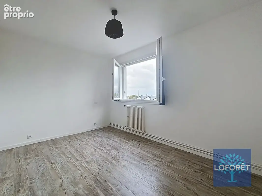 Appartement T4 propre avec double loggia, parking et cave ? Proche gare - photo 6