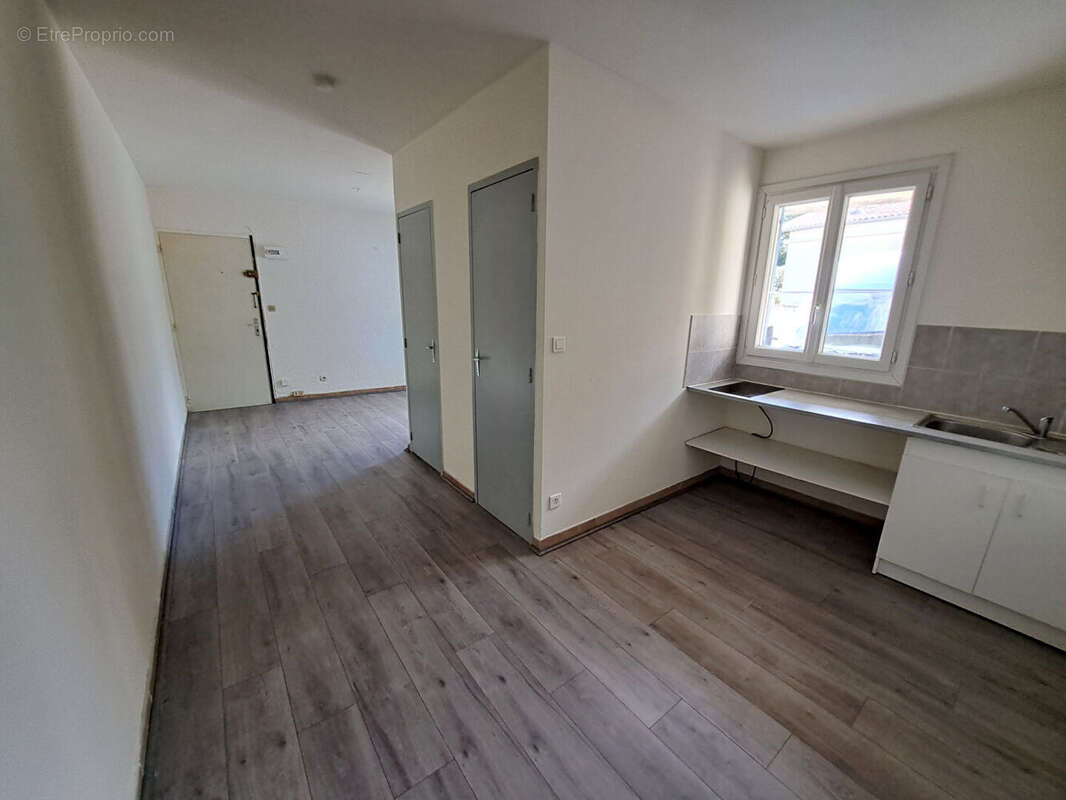 Appartement à VILLENEUVE-LES-AVIGNON