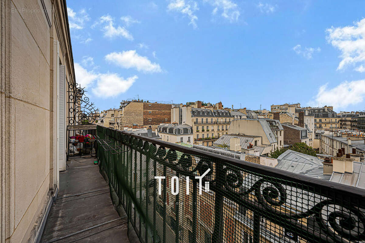 Appartement à PARIS-17E