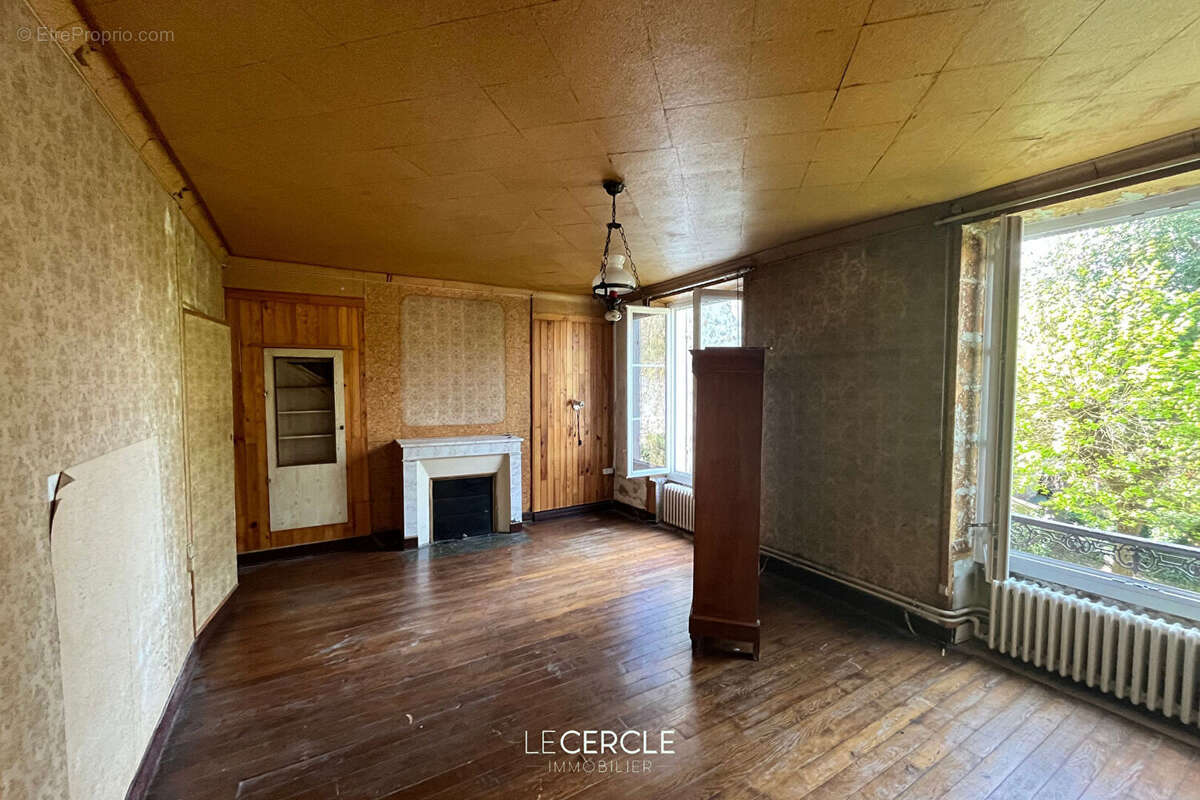 Maison à LA CHAPELLE-EN-SERVAL