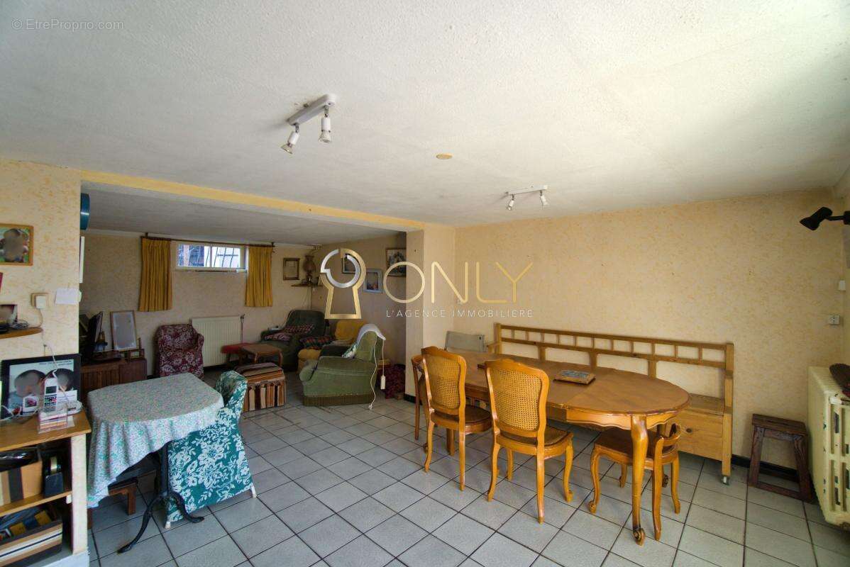 Maison à JASSANS-RIOTTIER