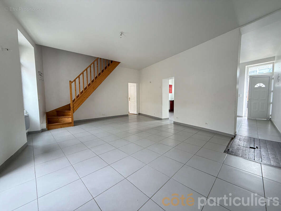 Maison à SAINT-AMAND-MONTROND