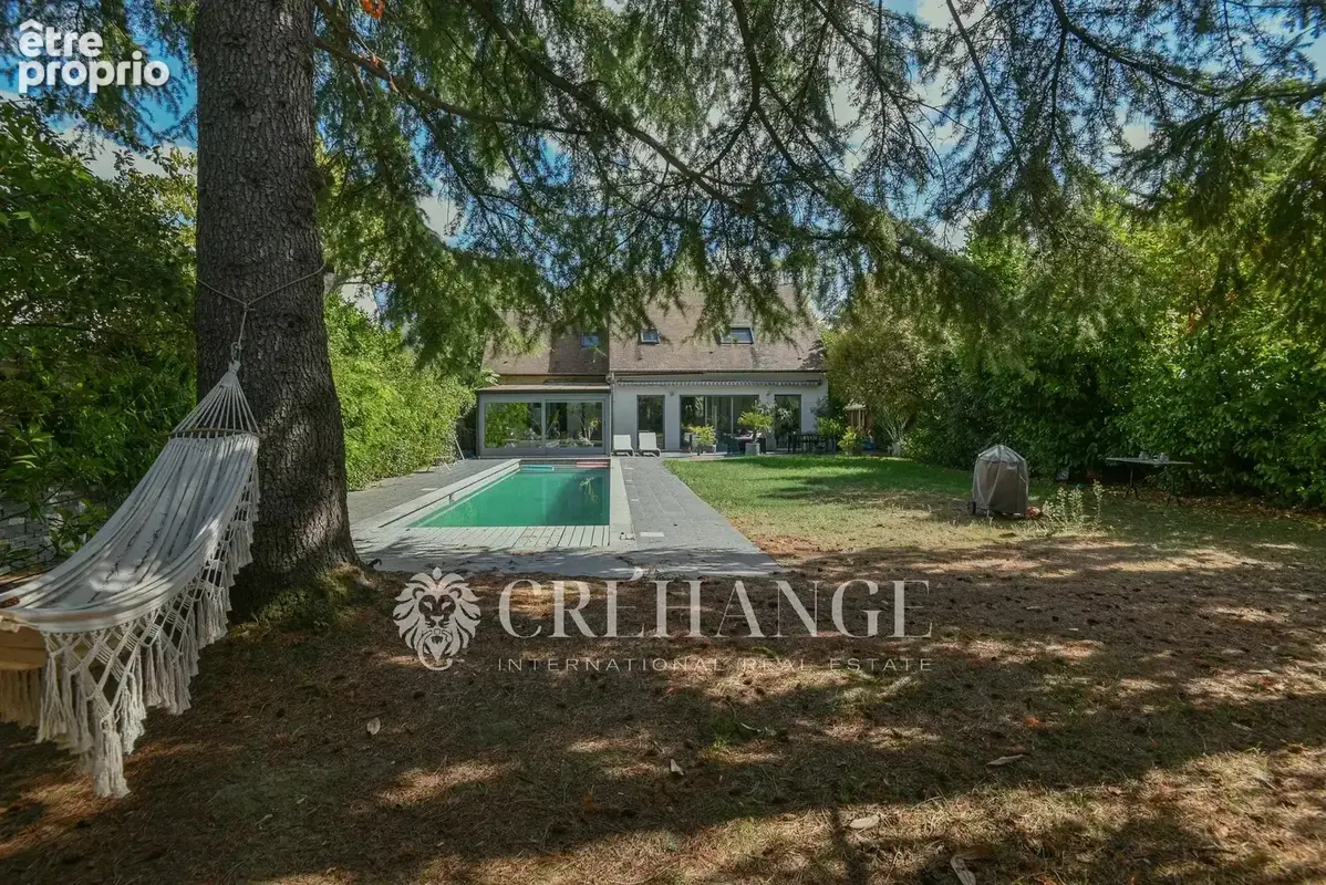La Celle-Saint-Cloud — Maison familiale contemporaine avec piscine, hammam et jardin paysagé - photo 8