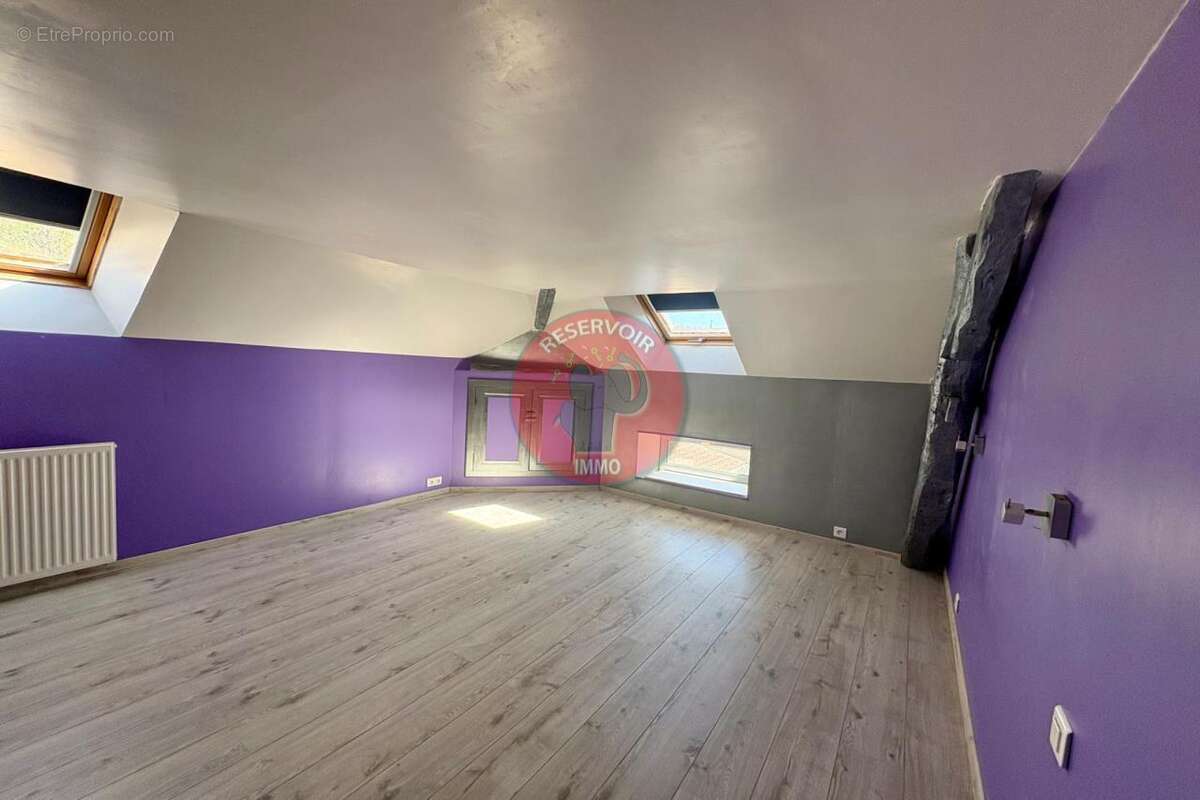 Maison à MONTIGNY-MONTFORT