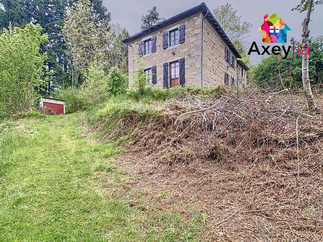 A vendre- saint-nicolas-des-biefs- maison en pierres sur terrain de 2117 m2 - photo 7