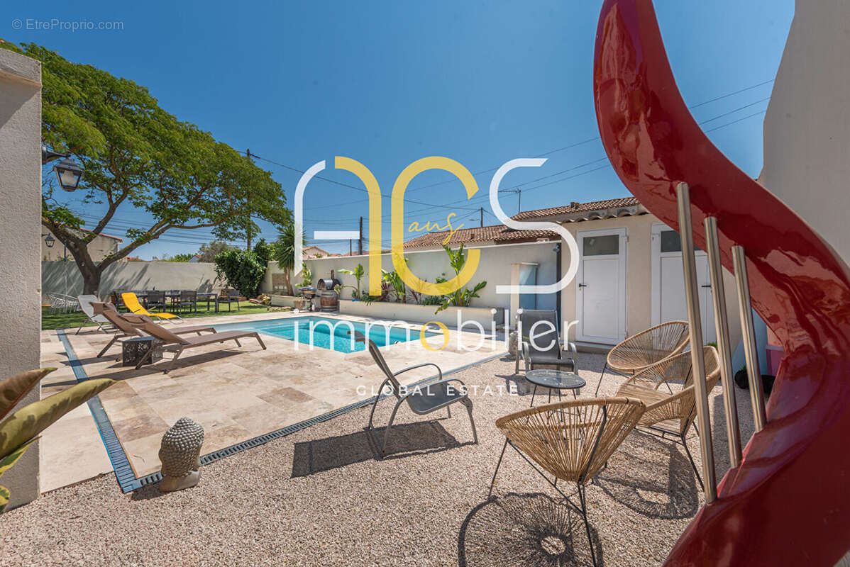 Maison Chateauneuf Les Martigues 5 pièce(s) 170 m2 + dépendances + piscine - photo 23
