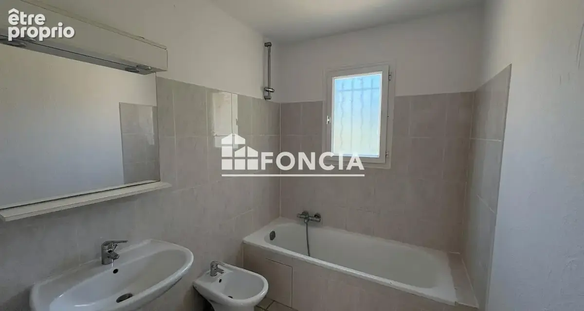Villa de plain-pied 3 chambres — Cannes-et-Clairan  Terrain 900 m² - photo 7