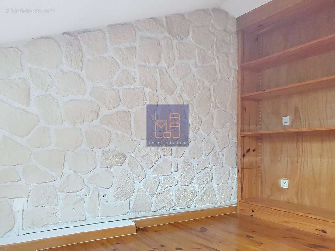 Appartement à LAMALOU-LES-BAINS