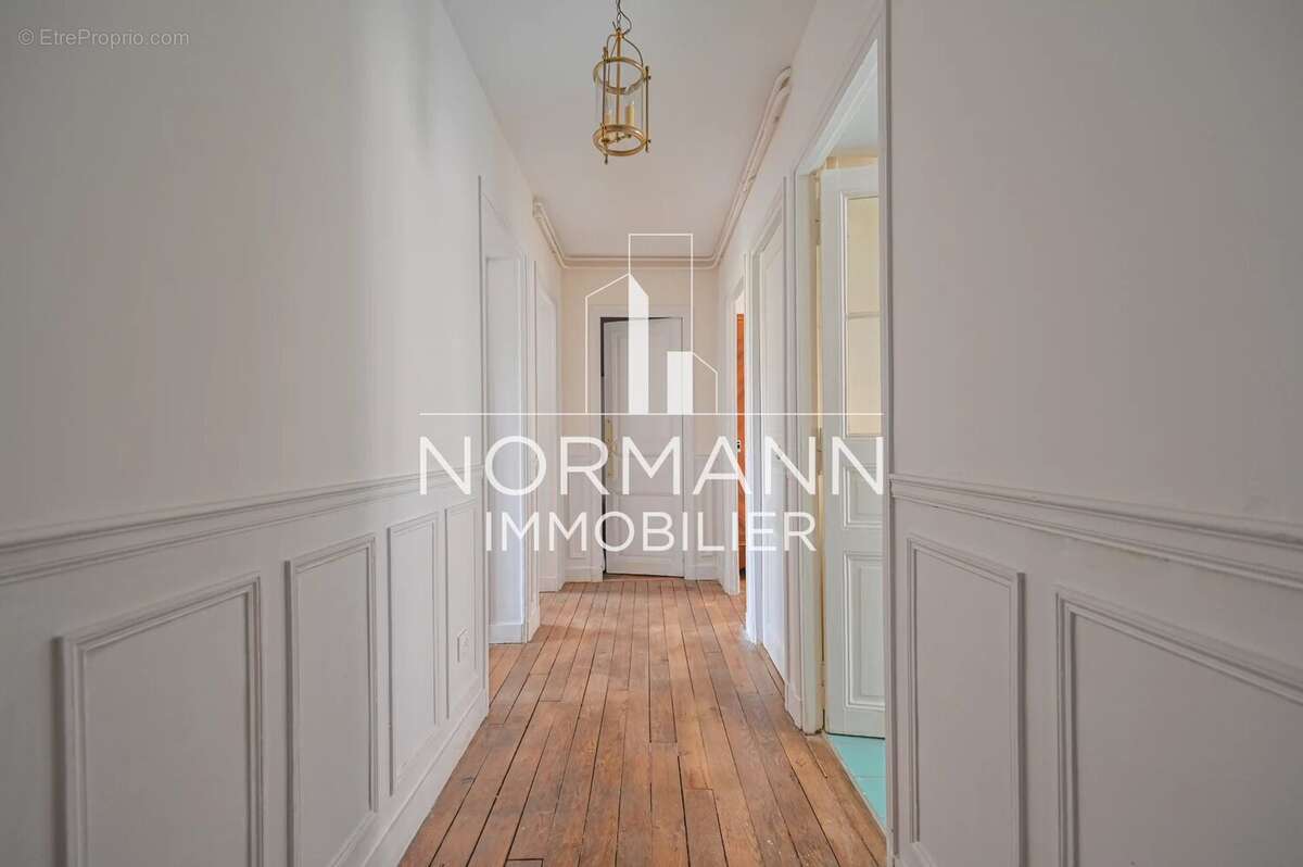 Appartement à PARIS-14E
