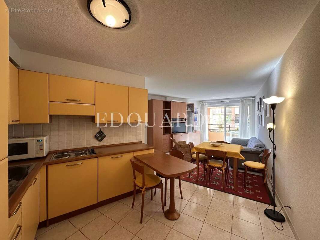 Appartement à ROQUEBRUNE-CAP-MARTIN