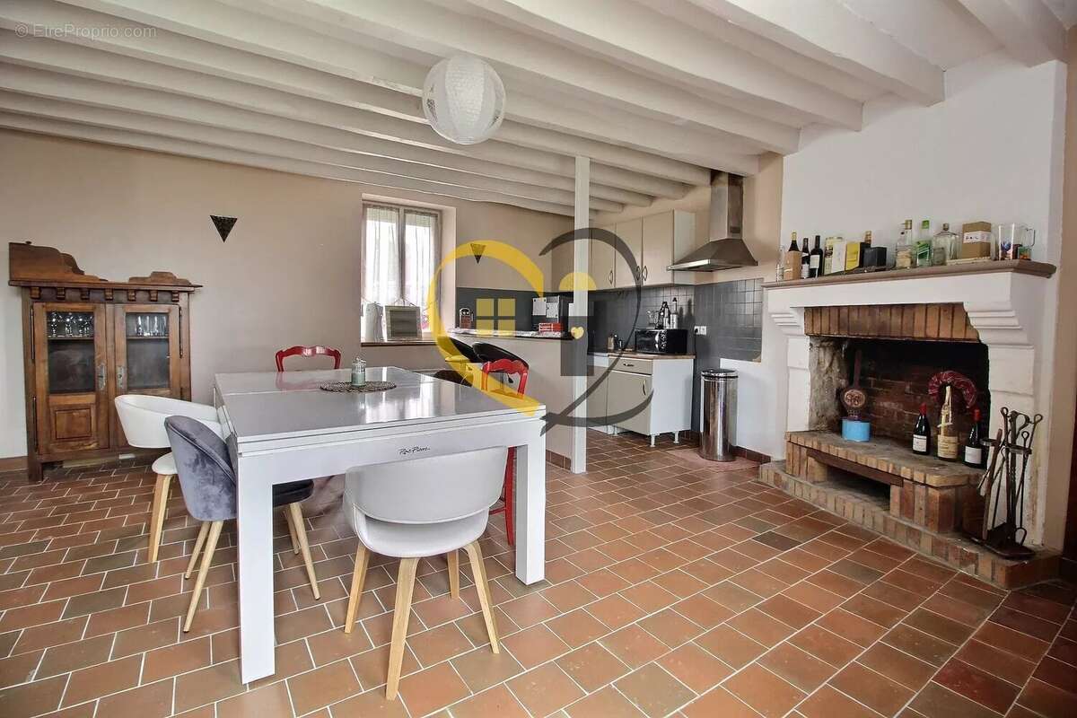 Maison à SAINT-MARTIN-D'AUXIGNY