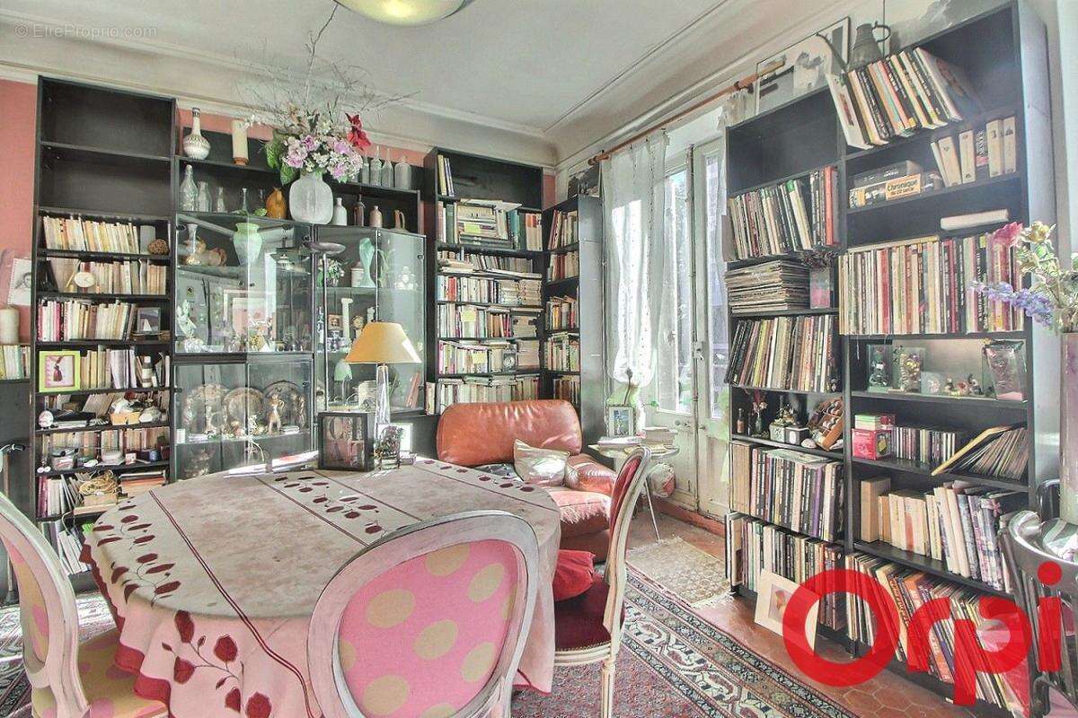 Appartement à MARSEILLE-1E