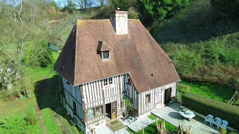 En exclusivité - Maison à colombages du XVIIᵉ siècle avec dépendances et 5 hectares – Grandchamp-le-Château - photo 13