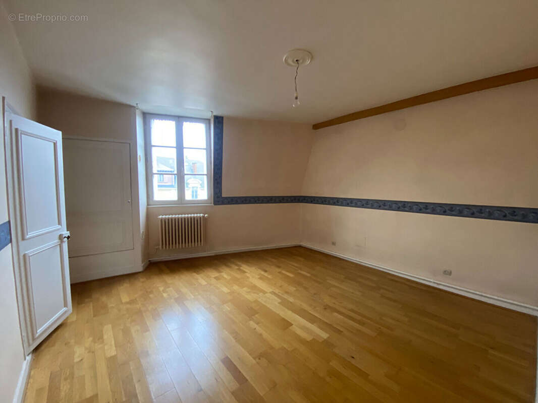 Maison à LA FERTE-BERNARD