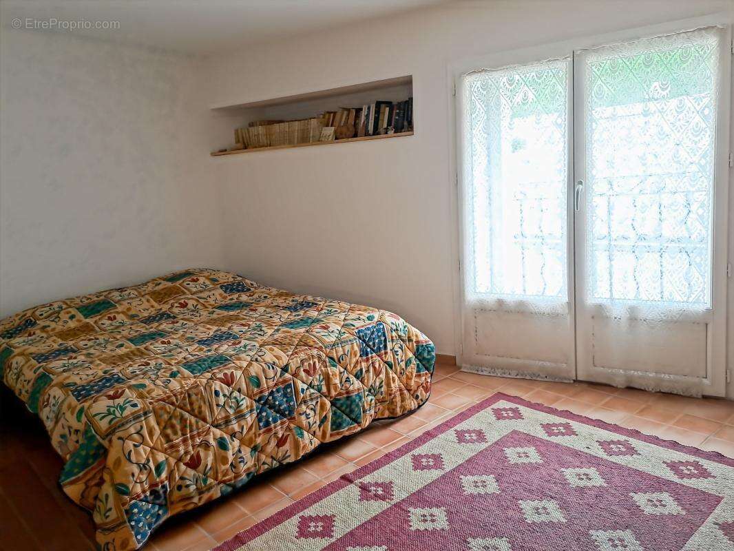 Appartement à VOLONNE