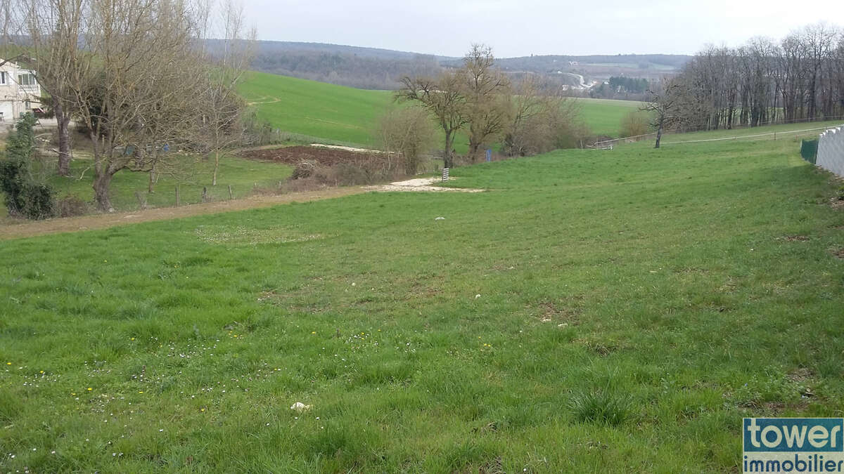 Terrain à GARAT