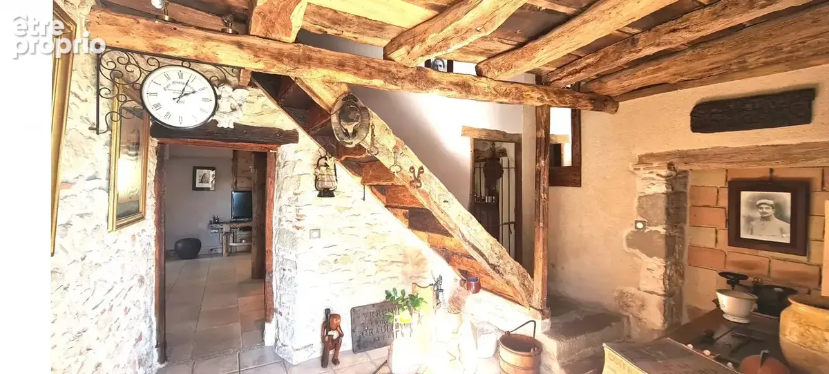 Corps de ferme rénové sur 3857m² de terrain. - photo 6
