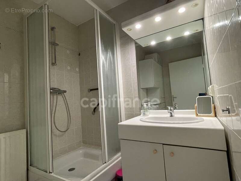 Appartement à PARIS-20E
