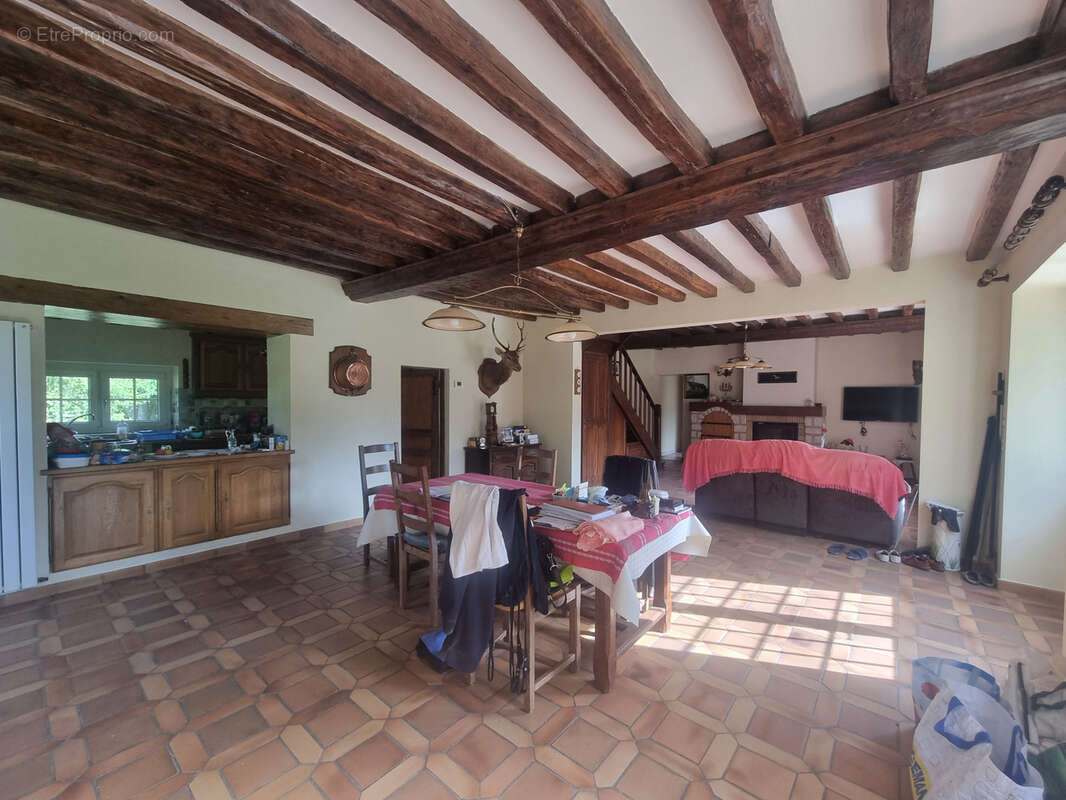 Maison à LE MELE-SUR-SARTHE