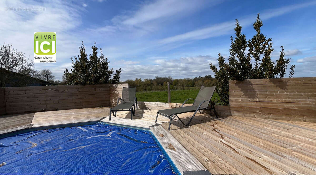 Maison à LA CHAPELLE-BASSE-MER