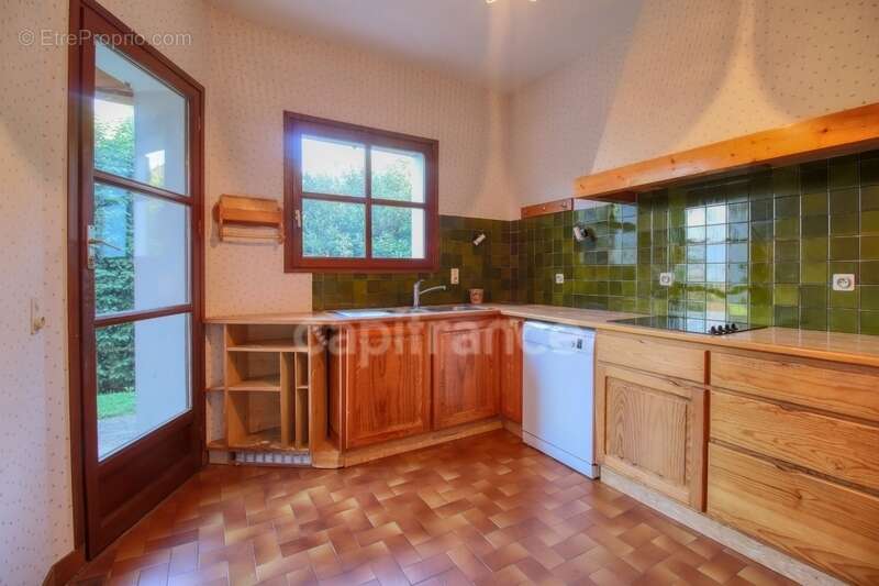 Maison à CHALLES-LES-EAUX