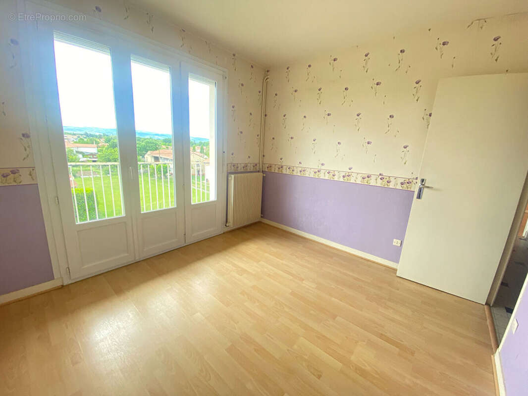Appartement à LE COTEAU