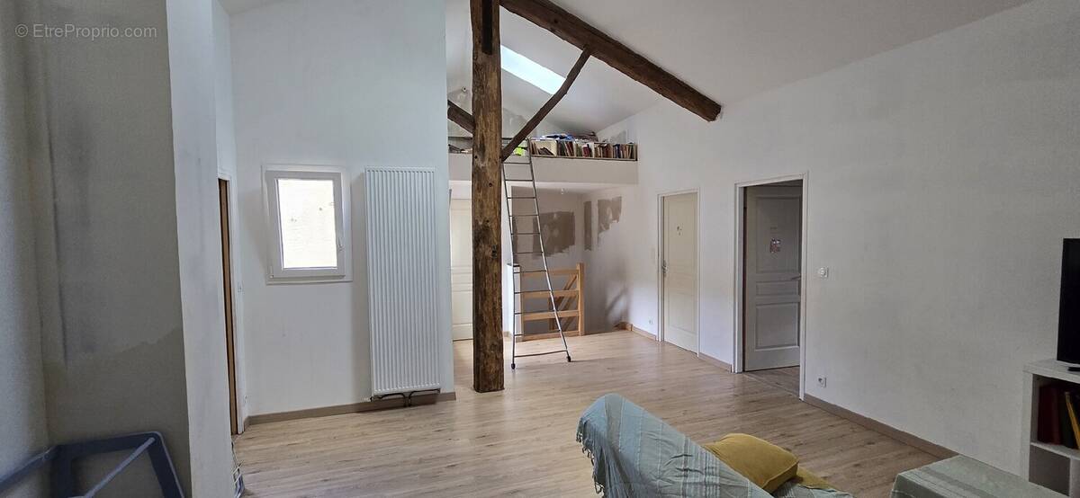 Maison 182 m² à Charmes-La-Cote  - photo 2