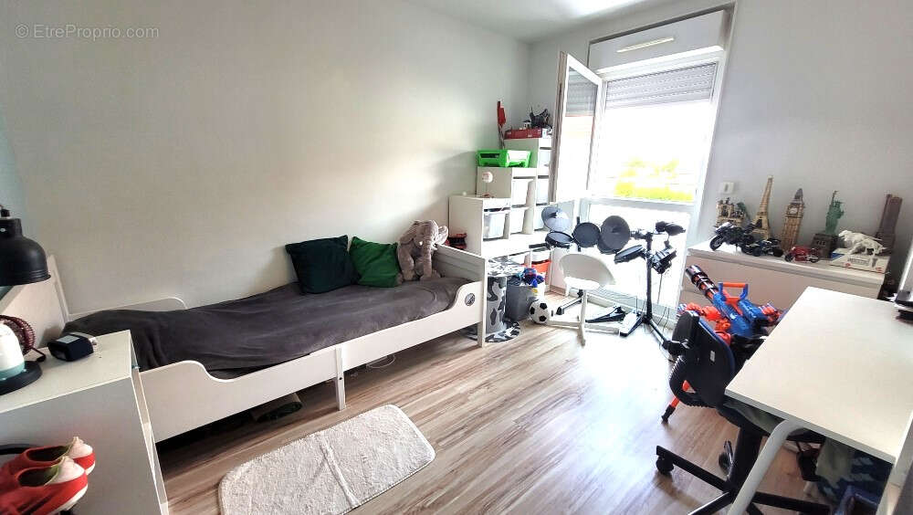 IFS PLAINE : maison de 2015 proche des transports en commun, 3 chambres, avec jardin - photo 8