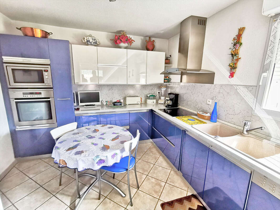 Appartement à SOLLIES-PONT