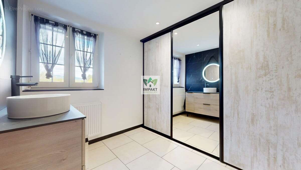 Maison à LACHAPELLE-SOUS-CHAUX