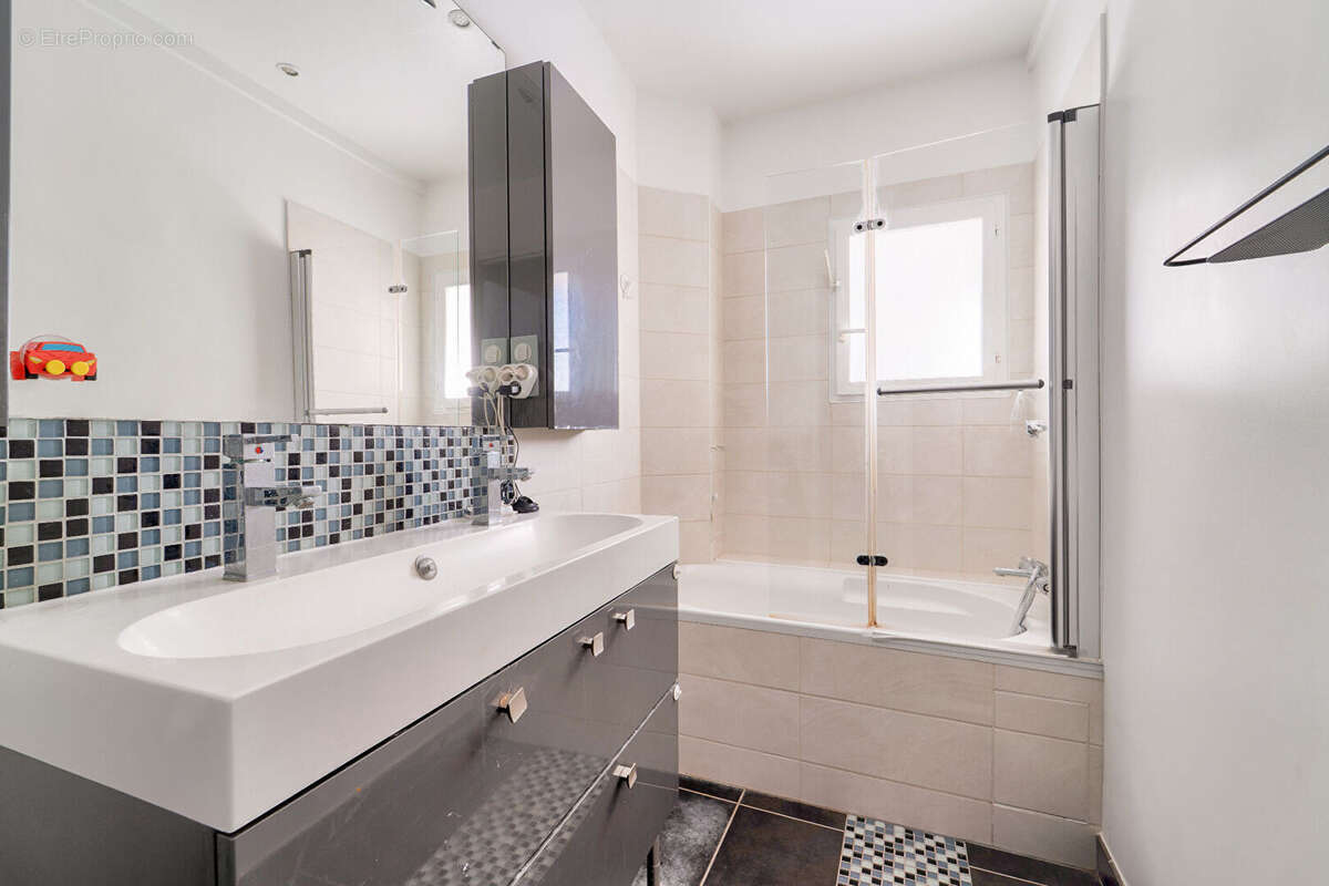 Appartement à COLOMBES