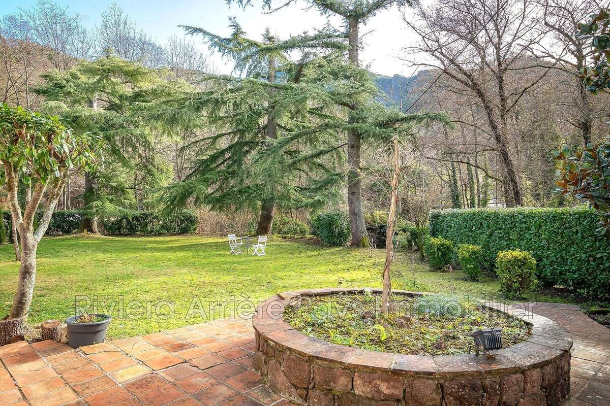 Maison 162 m² à La Croix-Sur-Roudoule  - photo 3