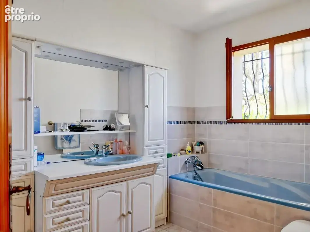Vente maison fonctionnelle à Marseillan avec grand jardin et garage - photo 8