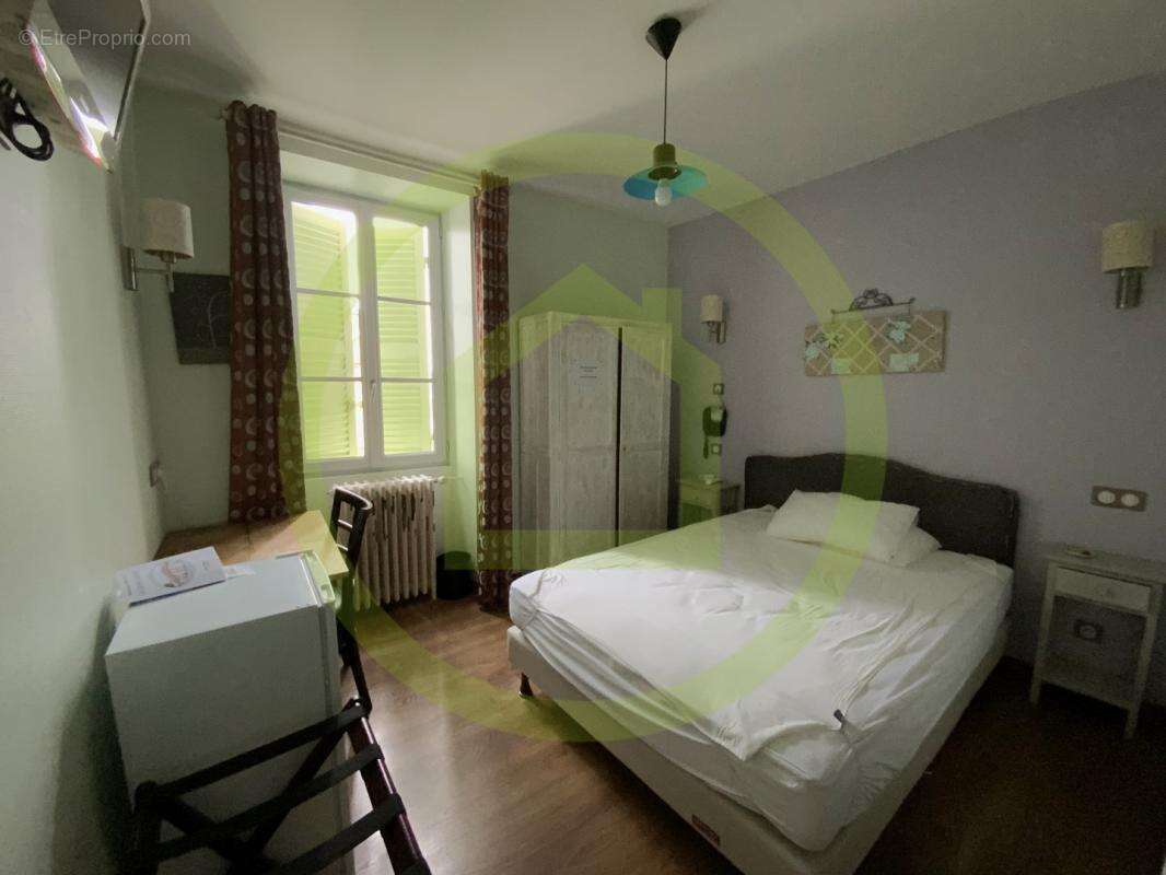 Maison à NOUZERINES