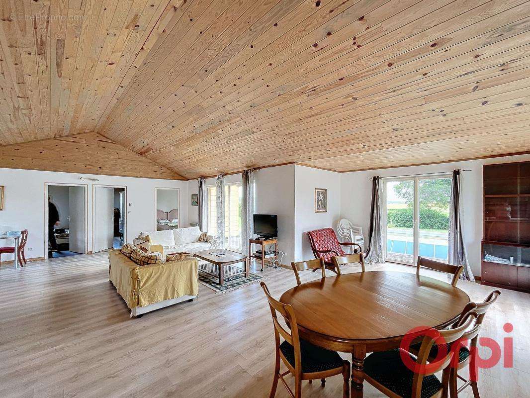 Maison à SAINT-GERMAIN-CHASSENAY