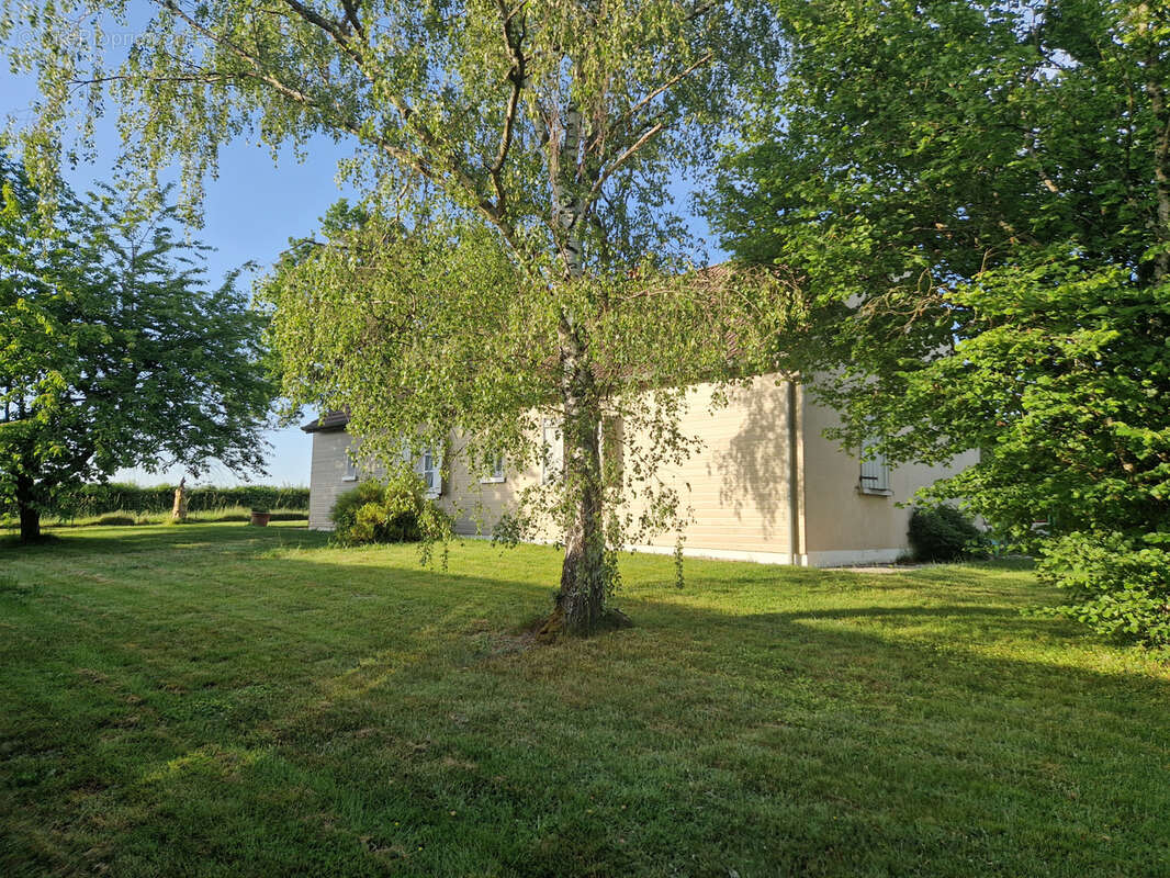 Maison à DRACY-SAINT-LOUP