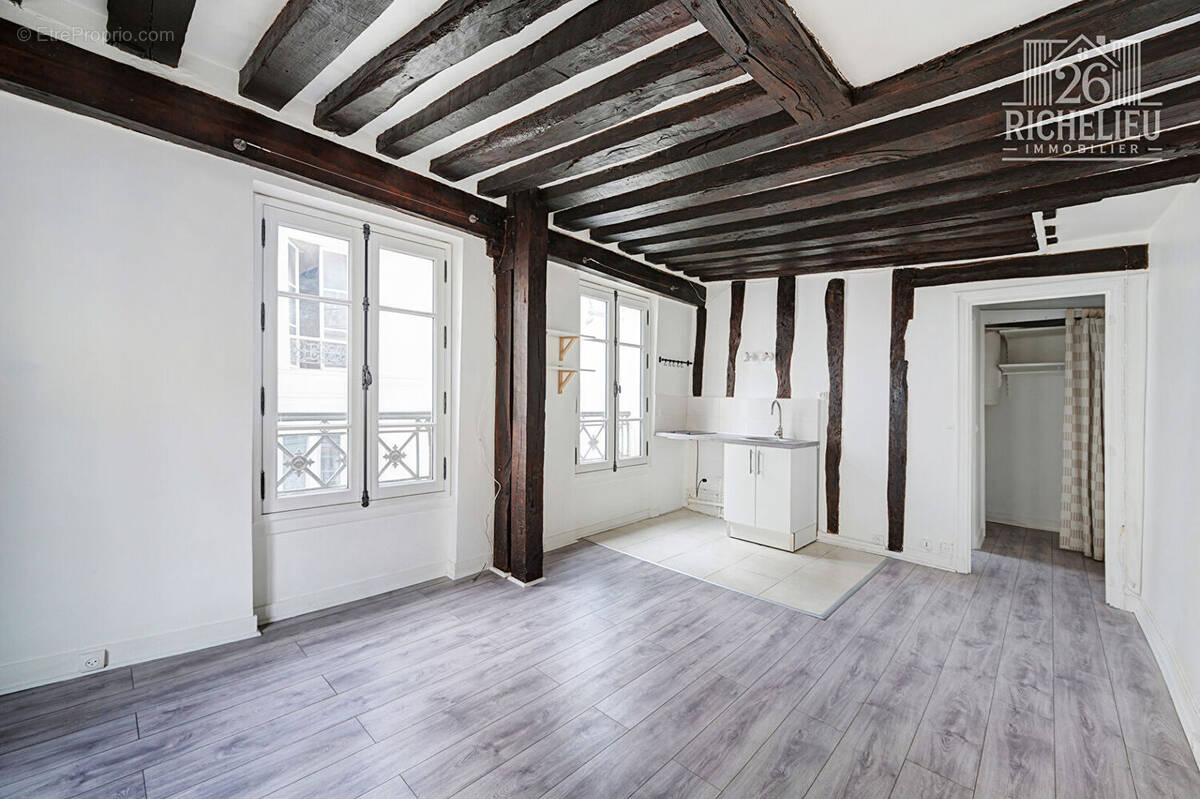 Appartement à PARIS-2E