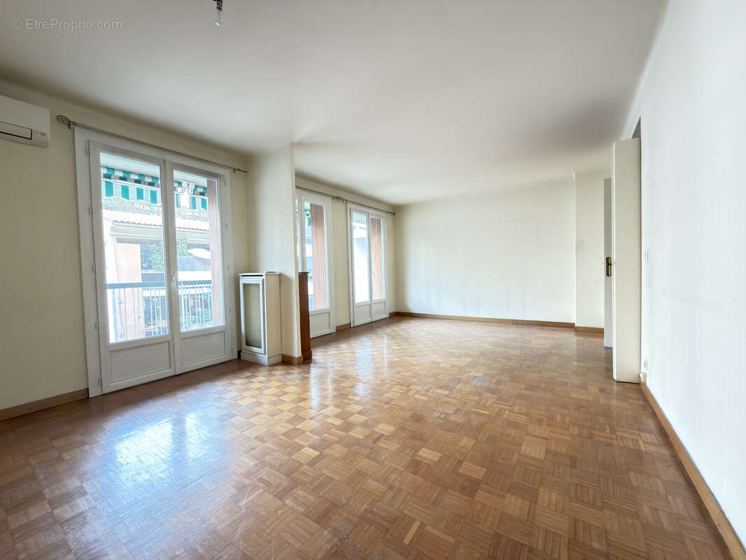 Appartement à MARSEILLE-7E