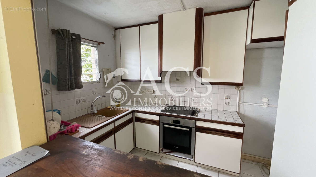 Appartement T4 avec travaux avec garage fermé et vue mer  - FORT-DE-FRANCE - photo 7