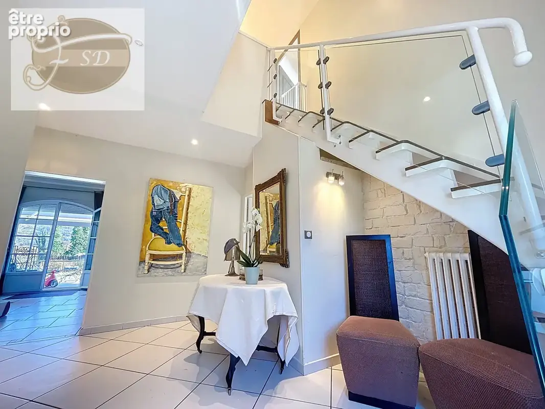 VILLA 7P+C 248m2 - photo 2