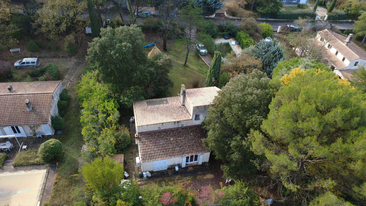 Maison à CHATEAUNEUF-LE-ROUGE