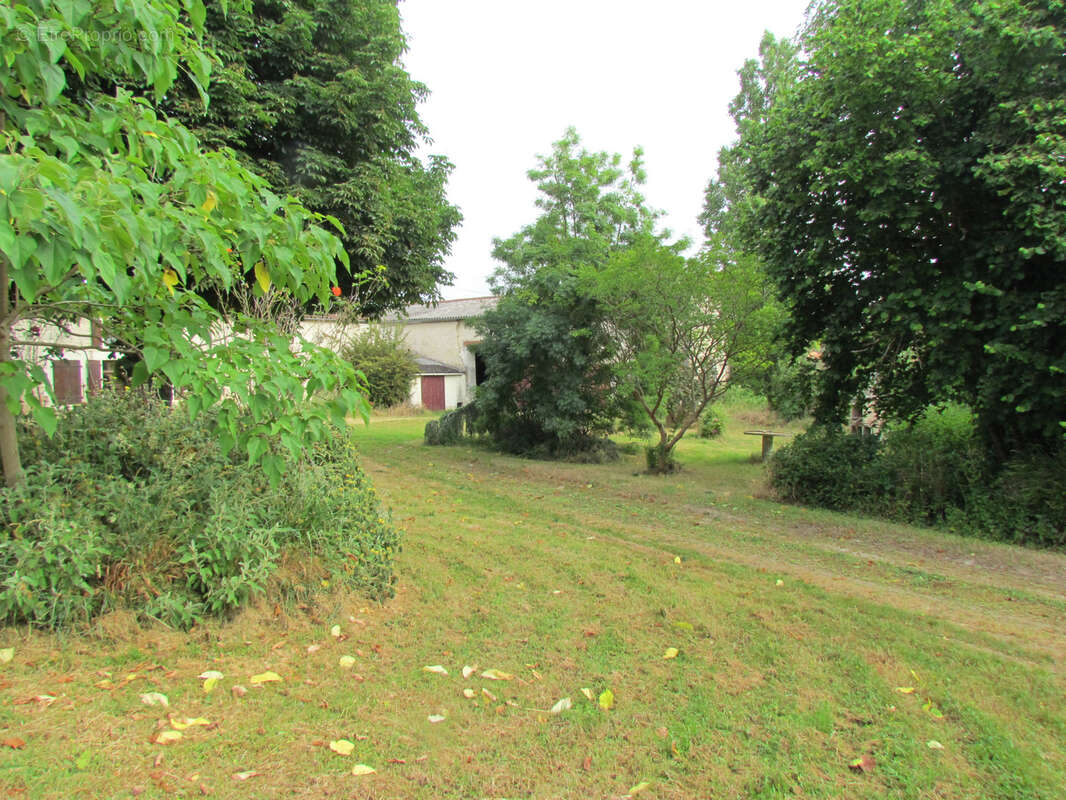Maison à LONGRE