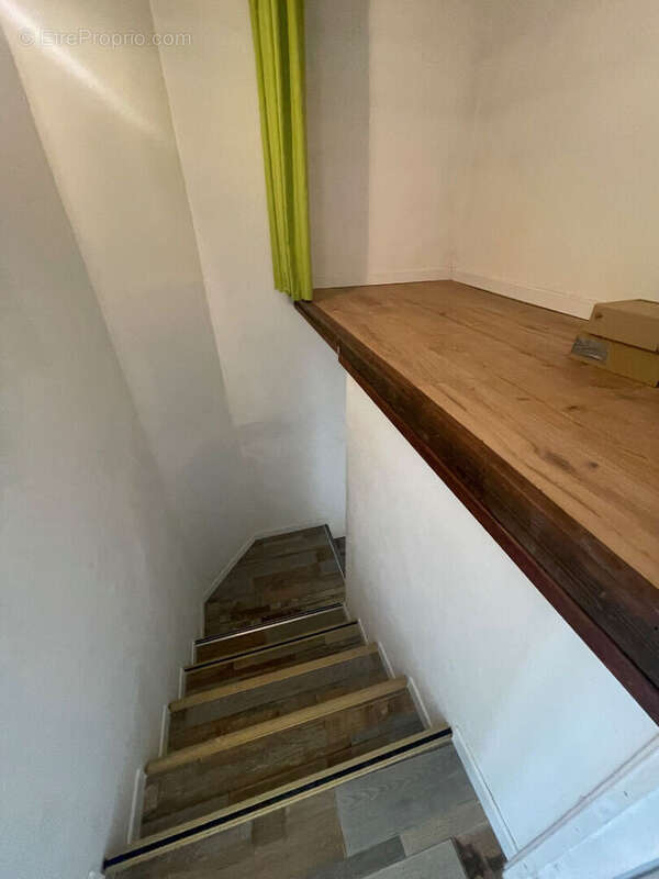 Commerce à SAINT-JEAN