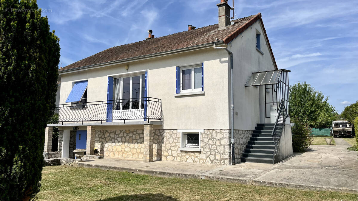 Maison à BETON-BAZOCHES