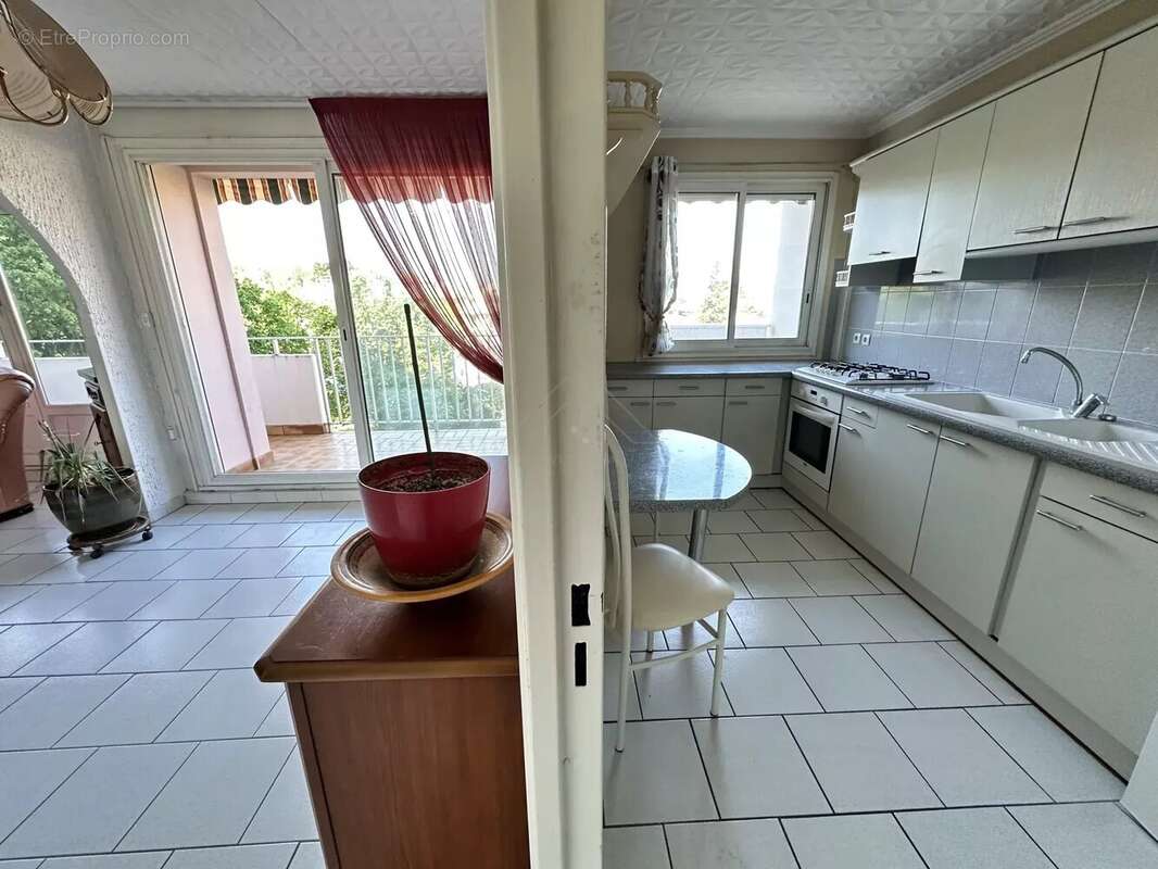 Appartement à MEYZIEU