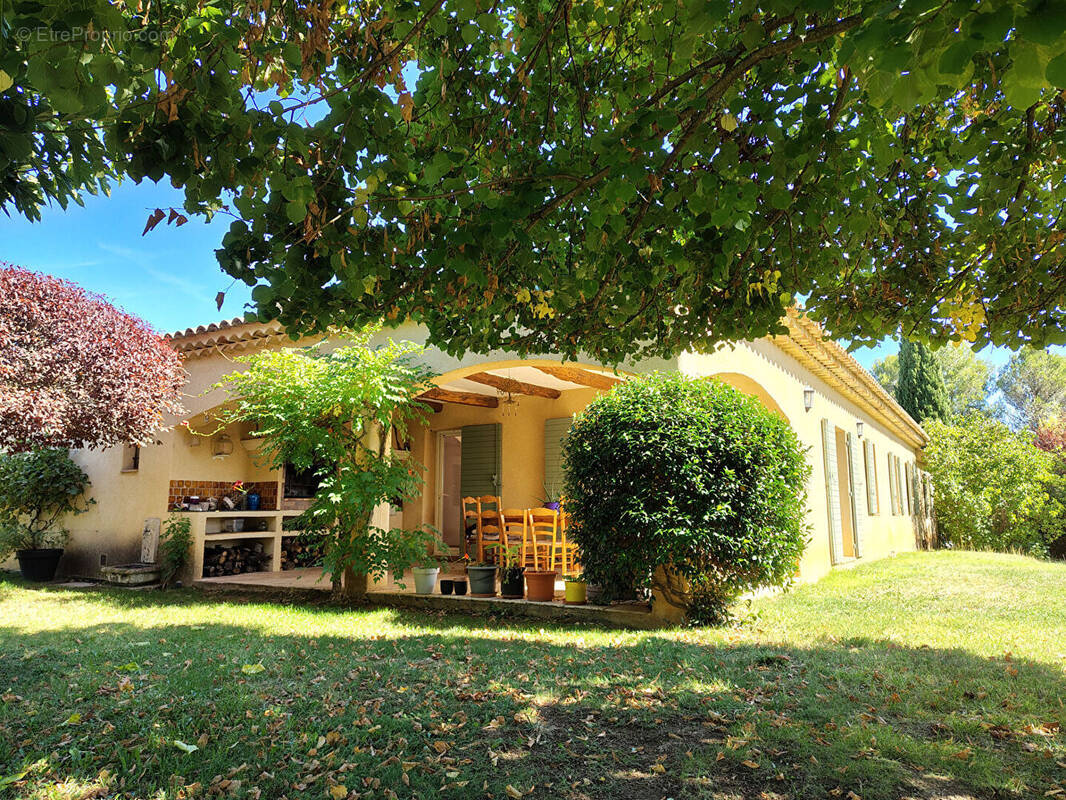 Maison à FOX-AMPHOUX